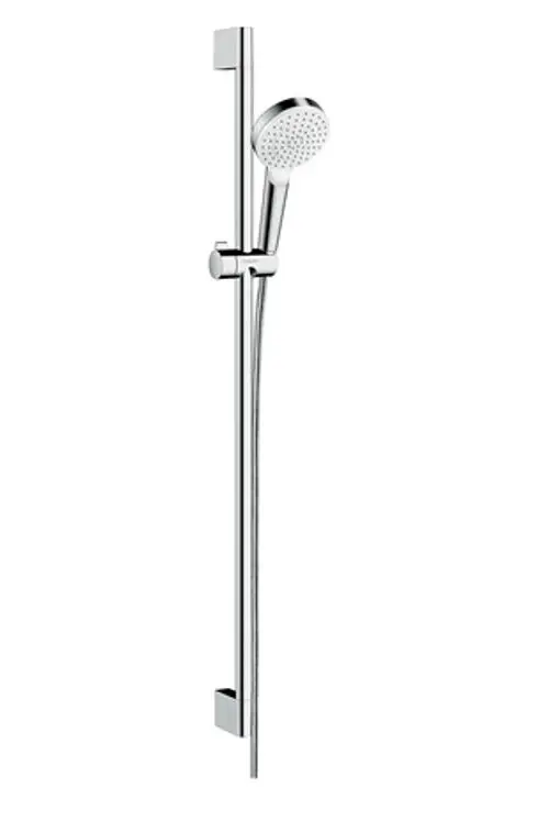 Hansgrohe Brauseset mit Handbrause und verstellbarer Halterung an einer glatten Wand. Die Oberfläche ist in Chrom und Weiß gehalten.